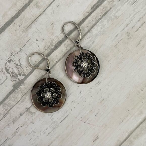 Cookie Lee Gray She’ll Disc Choker Necklace & Earring Set - Picture 8 of 11